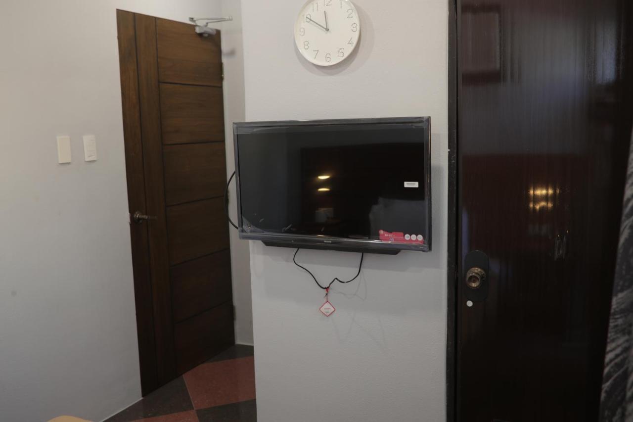 Cerca Hotel Balabag  Екстериор снимка