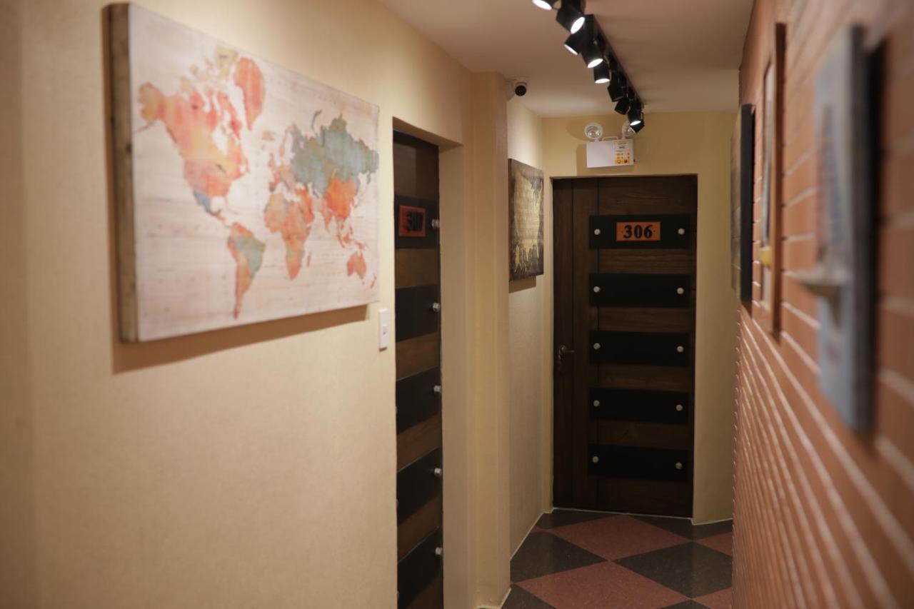 Cerca Hotel Balabag  Екстериор снимка