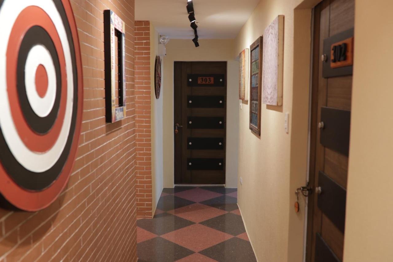 Cerca Hotel Balabag  Екстериор снимка